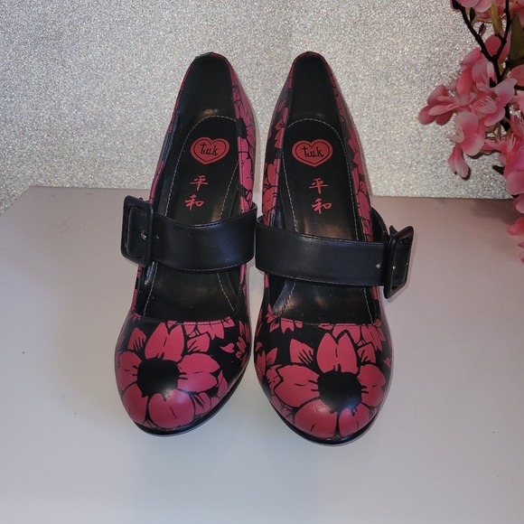 Size 8 TUK Floral Heels - Picture 2 of 4